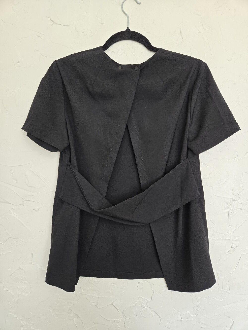 A.L.C. Open Snap Back Black Short Sleeve Top, 8 - Picture 4 of 9
